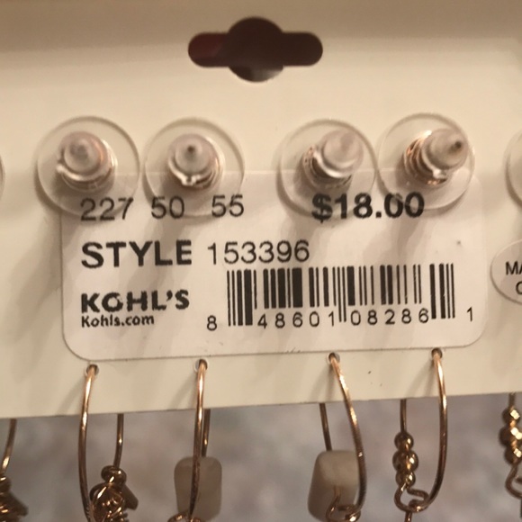 NWT. Set of 6 pairs of Earrings - Picture 6 of 6